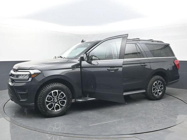 Used 2023 Ford Expedition Max XLT AWD/4WD image 2