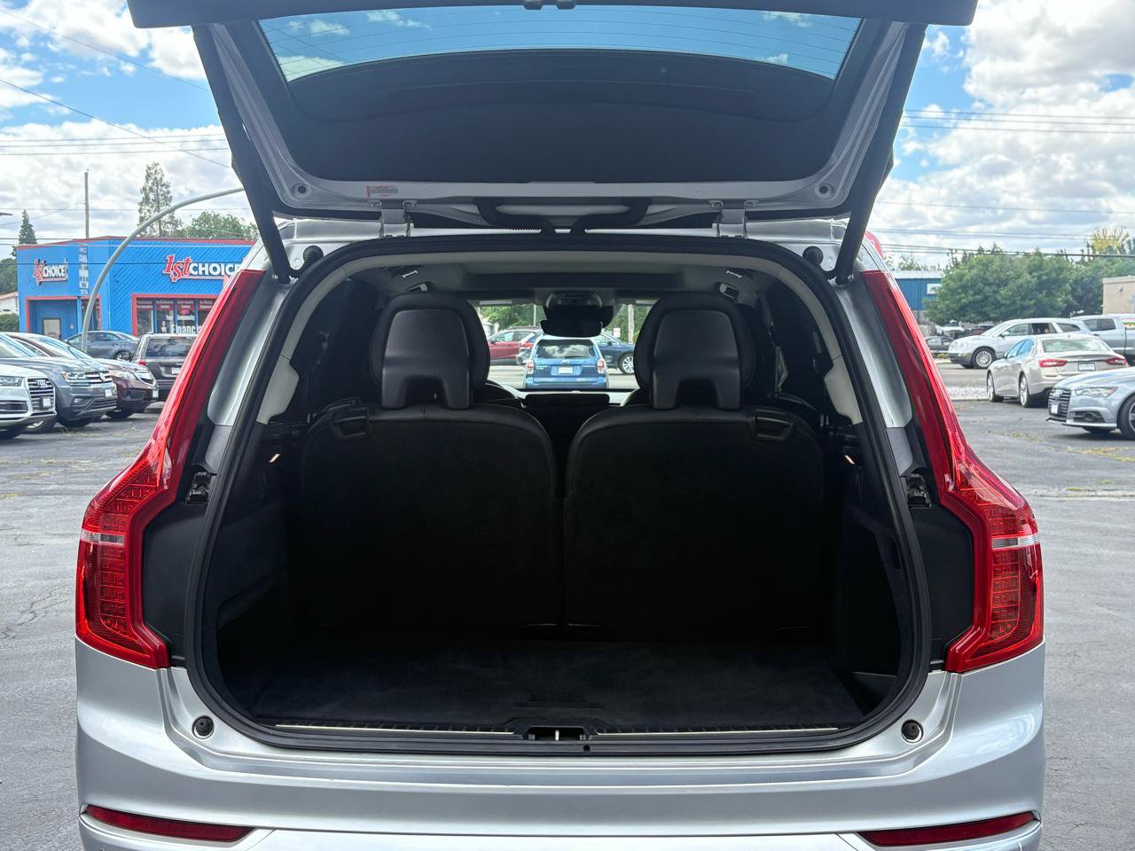 Used 2017 Volvo XC90 T6 Momentum w/ Vision Package AWD/4WD image 34