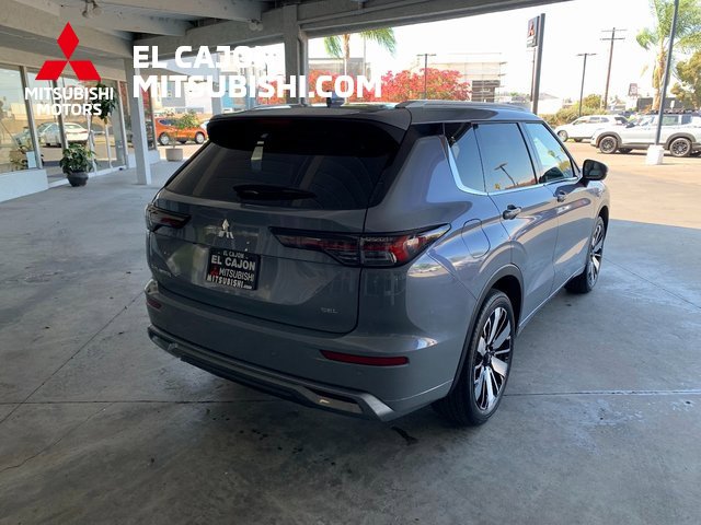 New 2025 Mitsubishi Outlander SEL image 3