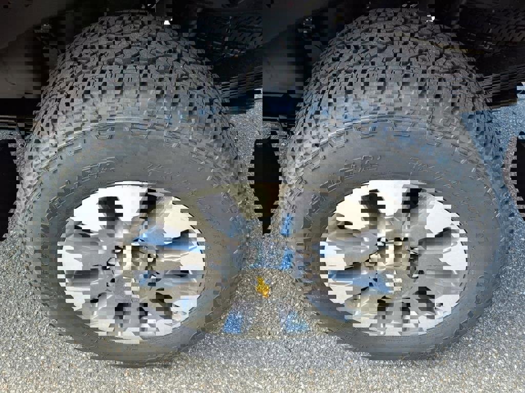 New 2025 Chevrolet Silverado 2500 Custom w/ Custom Value Package image 9