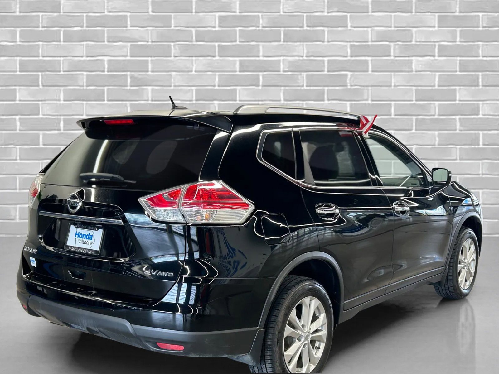 Used 2015 Nissan Rogue SV image 4