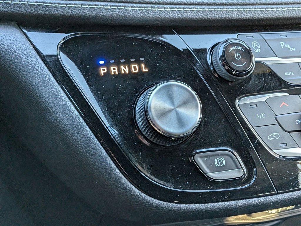 Used 2022 Chrysler Pacifica Touring-L w/ S Appearance Package image 15