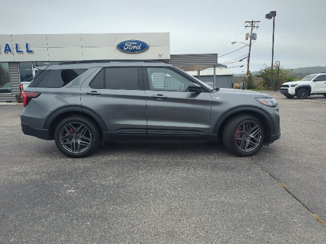 Used 2026 Ford Explorer ST-Line w/ ST-Line Street Pack AWD/4WD image 33