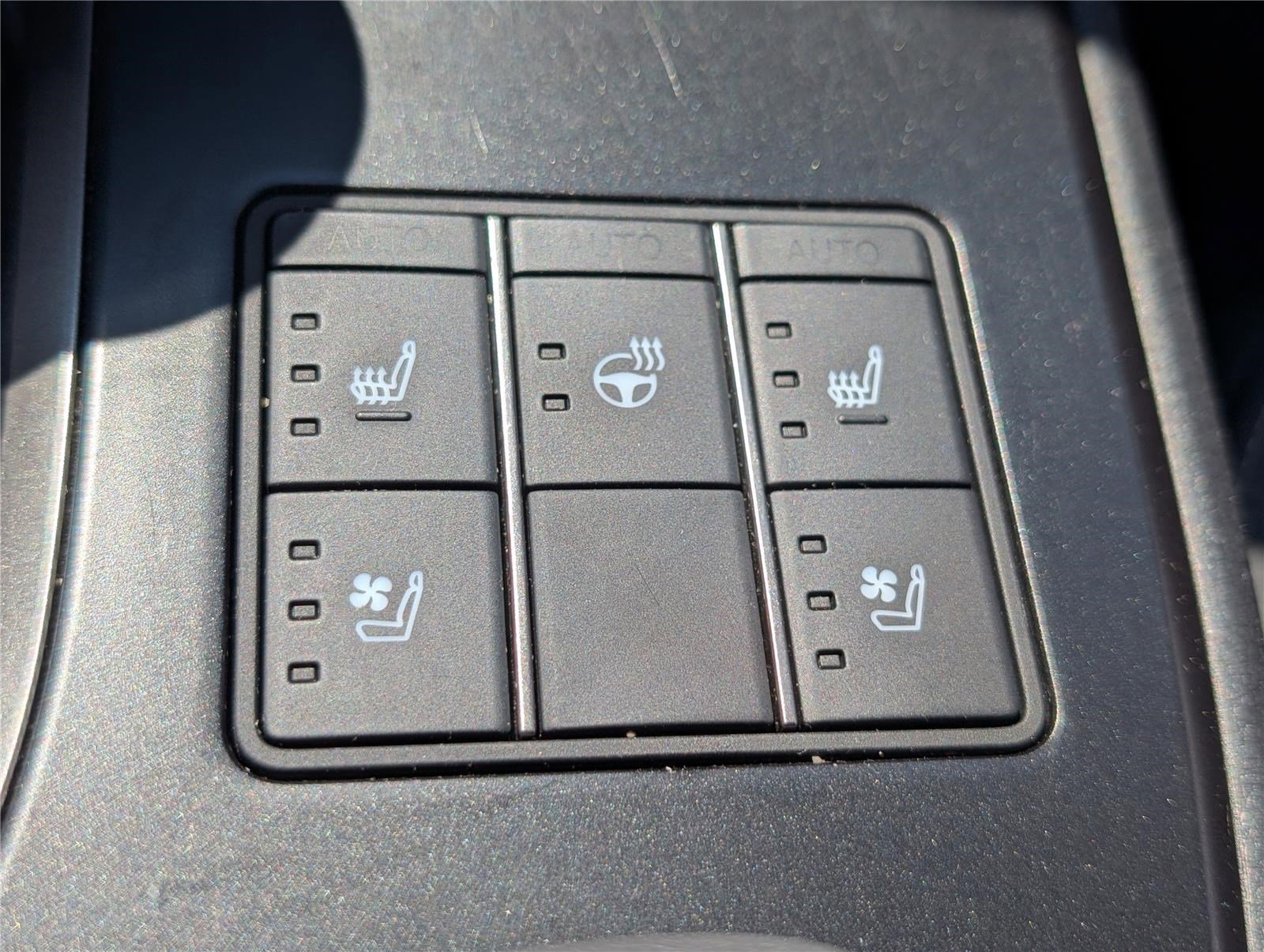 Used 2024 Lexus UX 250h AWD w/ Premium Package image 25