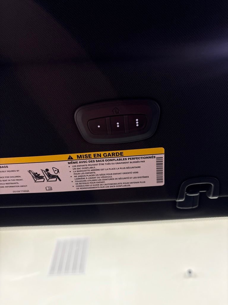 Used 2021 Chrysler Pacifica Touring w/ S Appearance Package FWD image 17