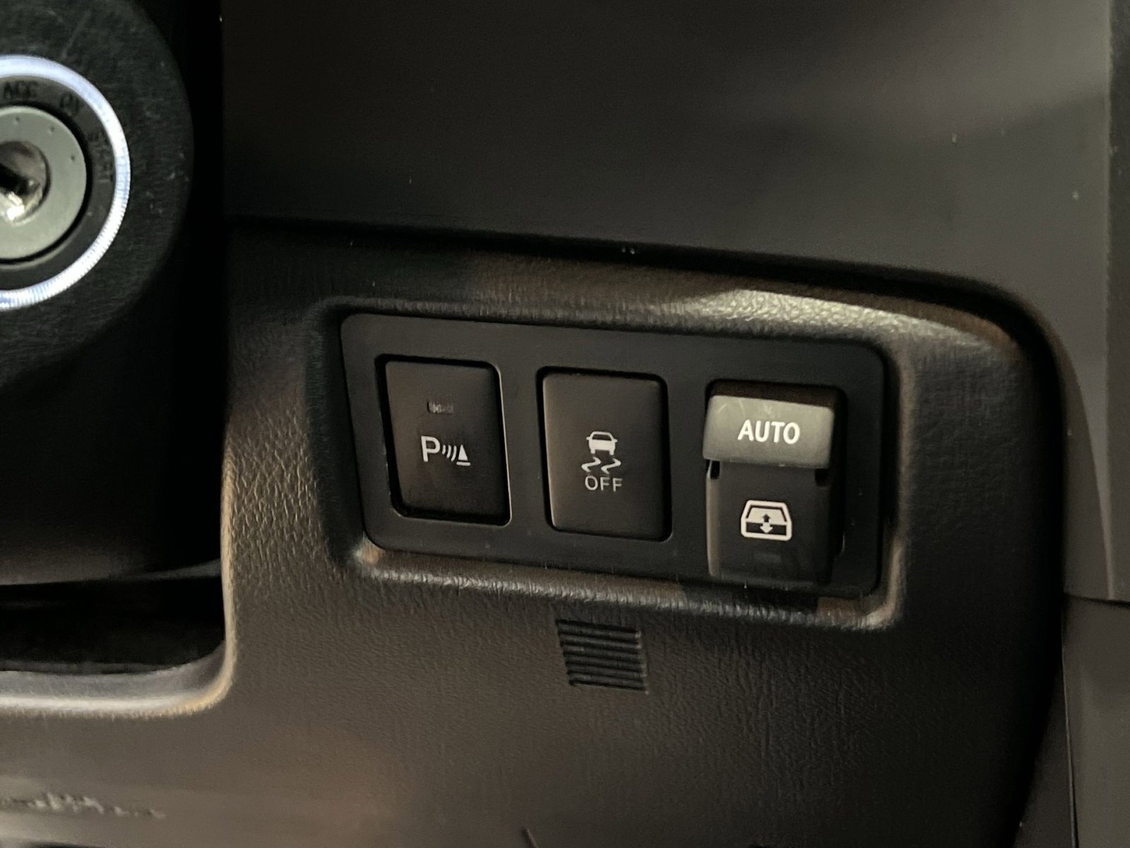 Used 2018 Toyota Sequoia TRD Sport AWD/4WD image 31