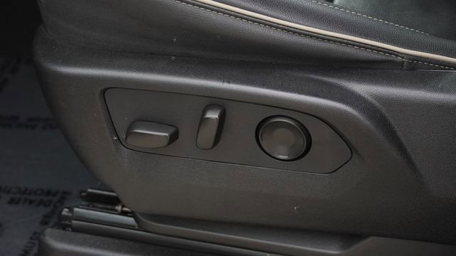 Used 2024 Chevrolet Suburban Premier image 20