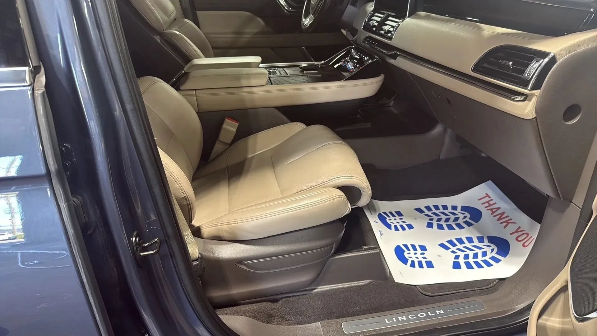 Used 2022 Lincoln Navigator 4WD image 15
