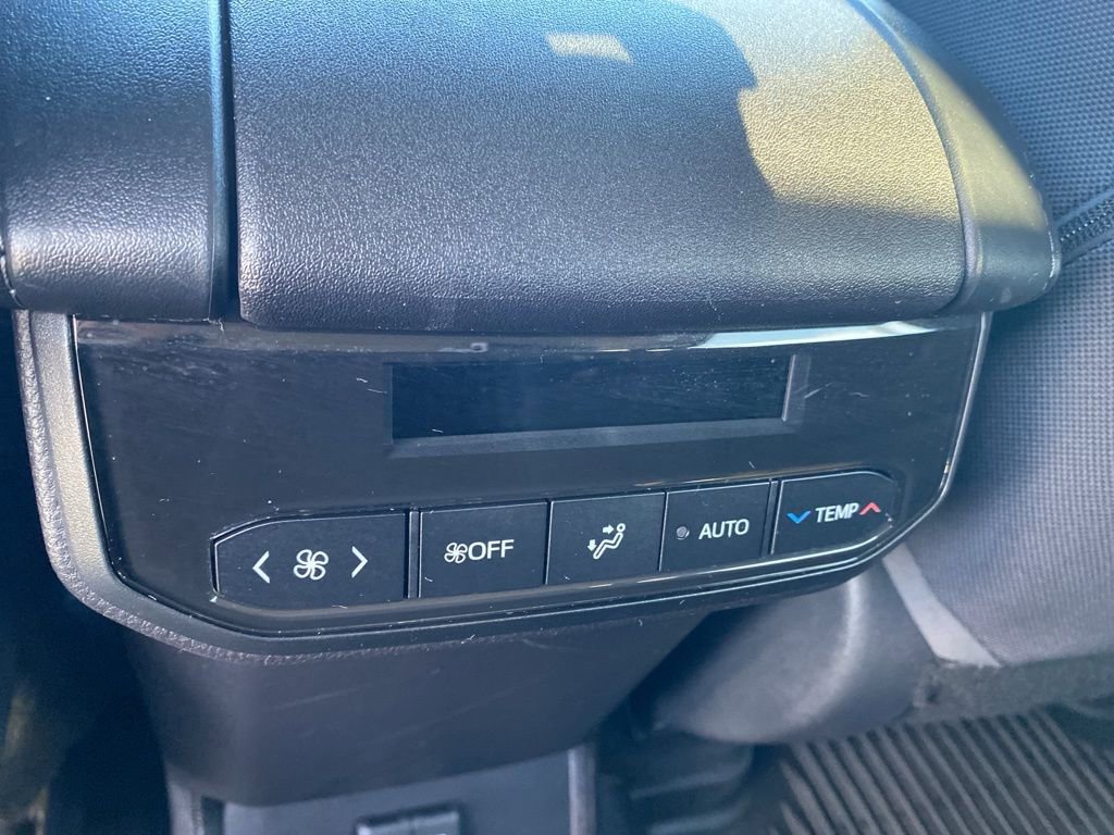 Used 2023 Toyota Highlander LE image 20
