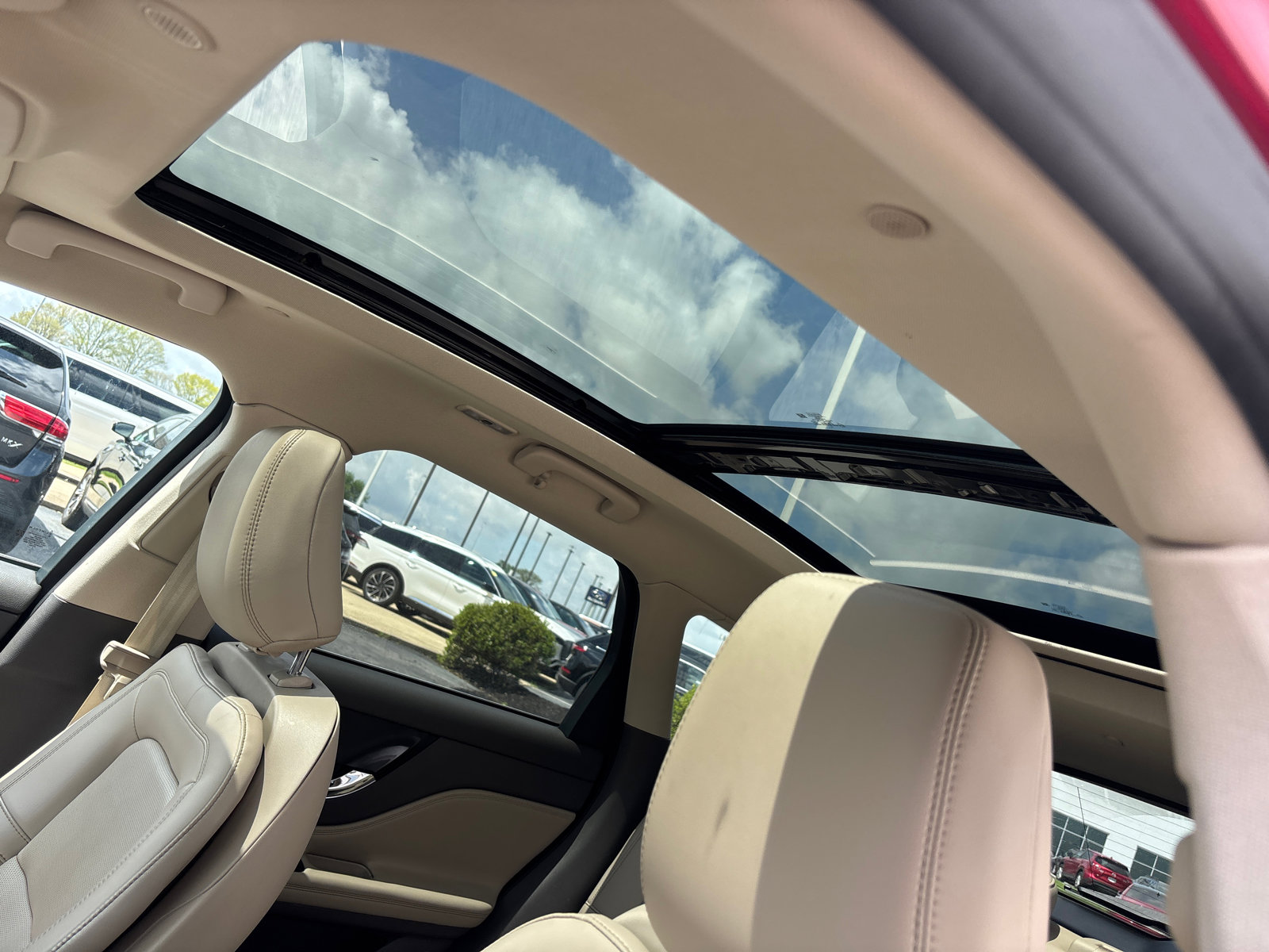 Used 2022 Lincoln Corsair AWD w/ Premium Package image 24