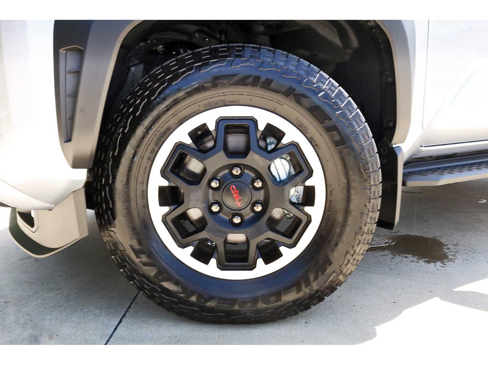 Used 2025 Toyota 4Runner TRD Off-Road AWD/4WD image 29