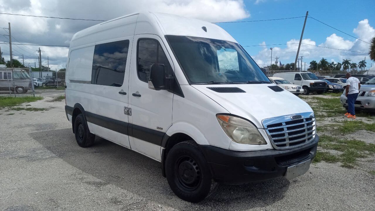 Used 2008 Dodge Sprinter 3500 RWD image 4
