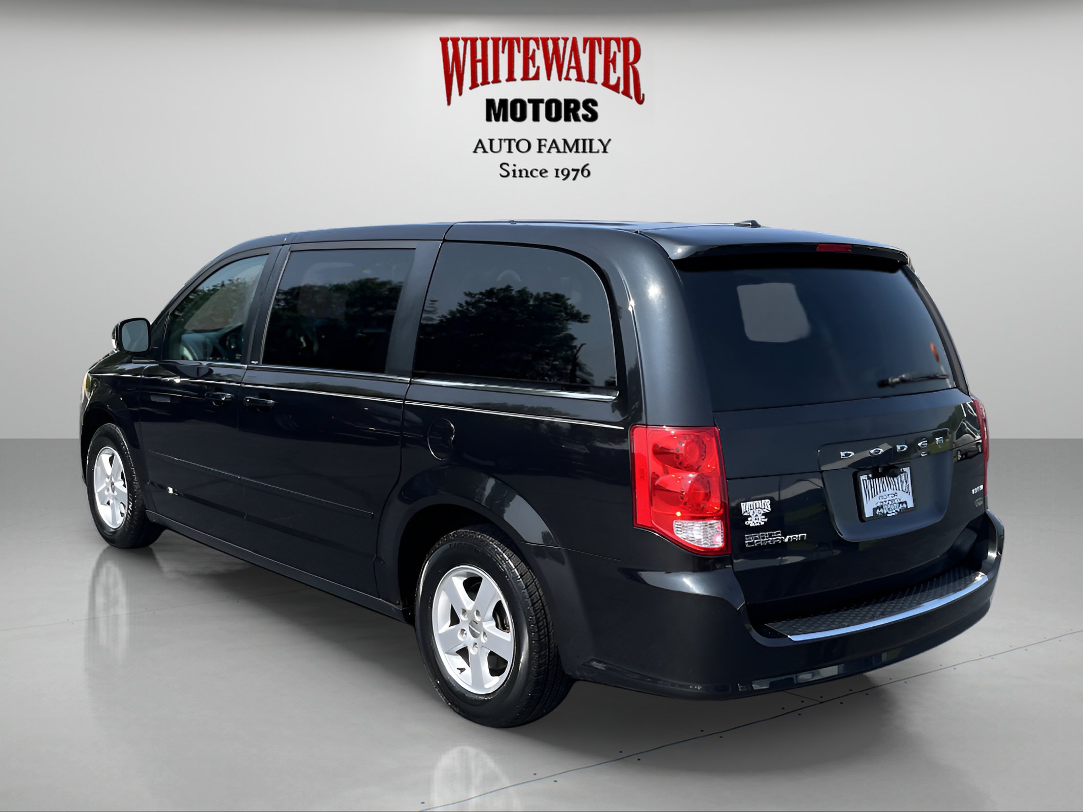Used 2012 Dodge Grand Caravan Crew FWD image 3