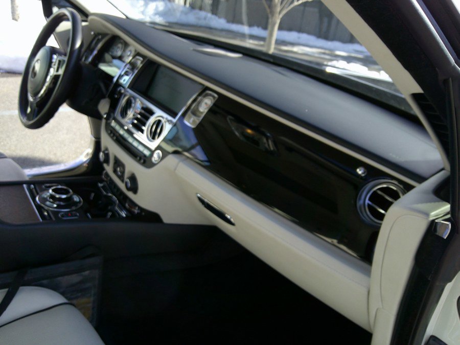 Used 2014 Rolls-Royce Wraith image 58