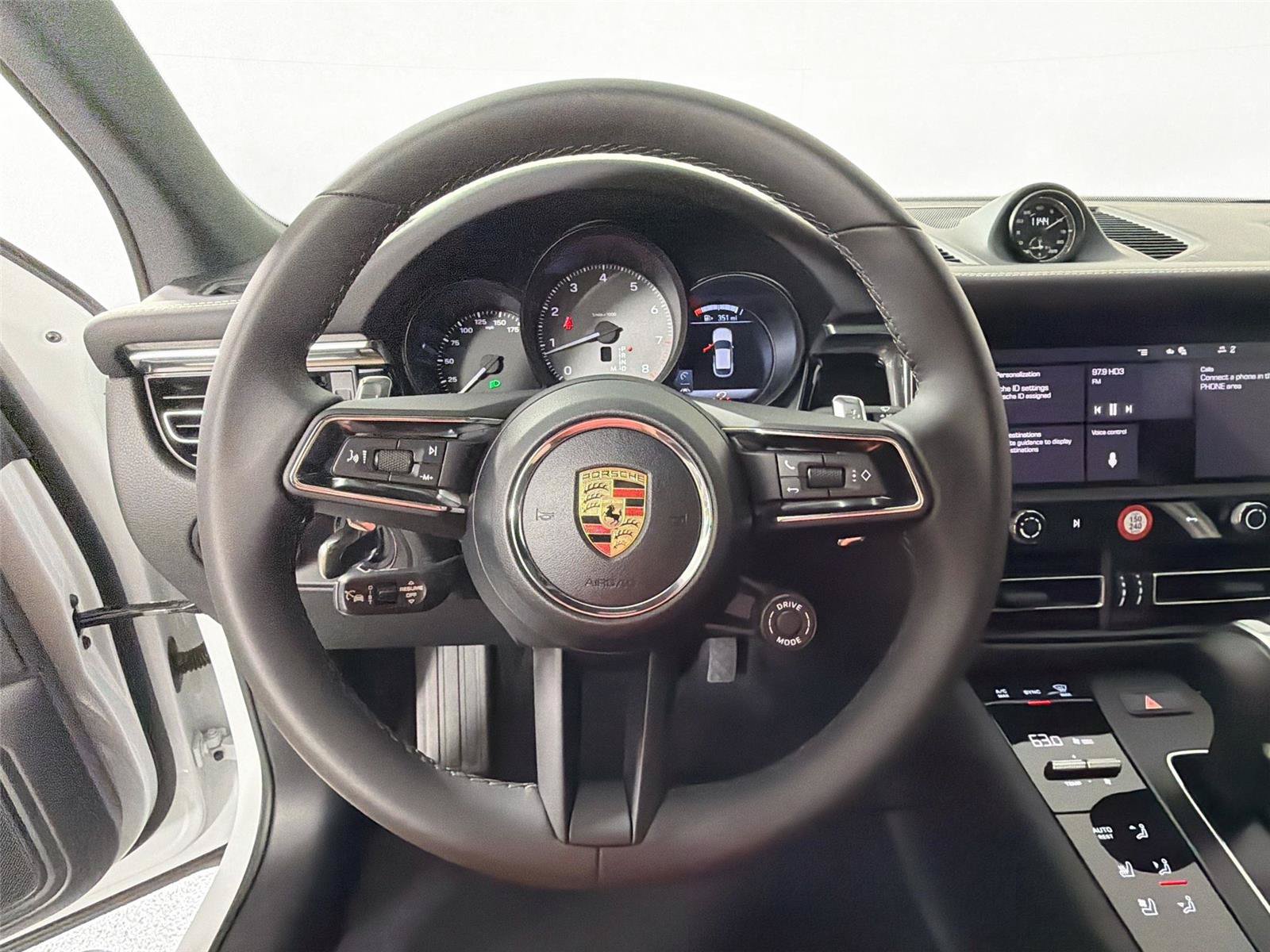 Certified 2025 Porsche Macan S AWD/4WD image 20