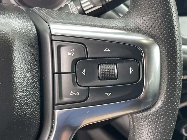 Used 2025 Chevrolet Blazer LT FWD image 39