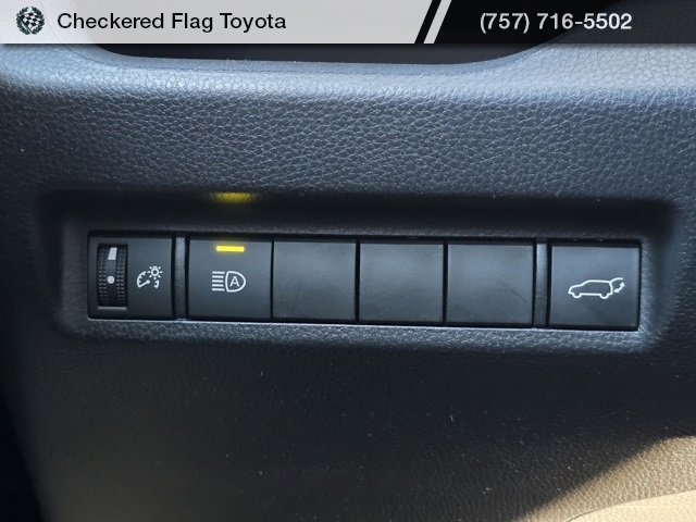 Used 2022 Toyota RAV4 XLE image 12