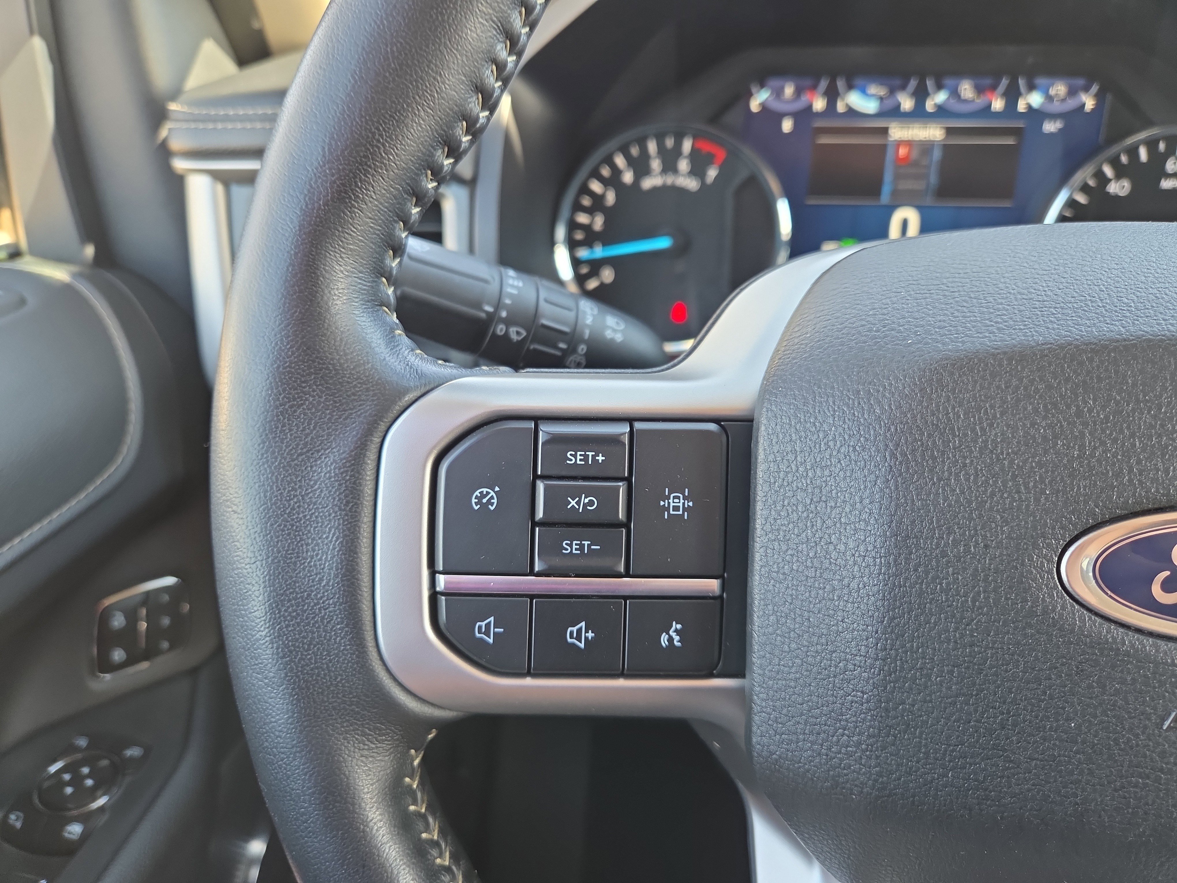 Used 2024 Ford Expedition Max XLT image 13