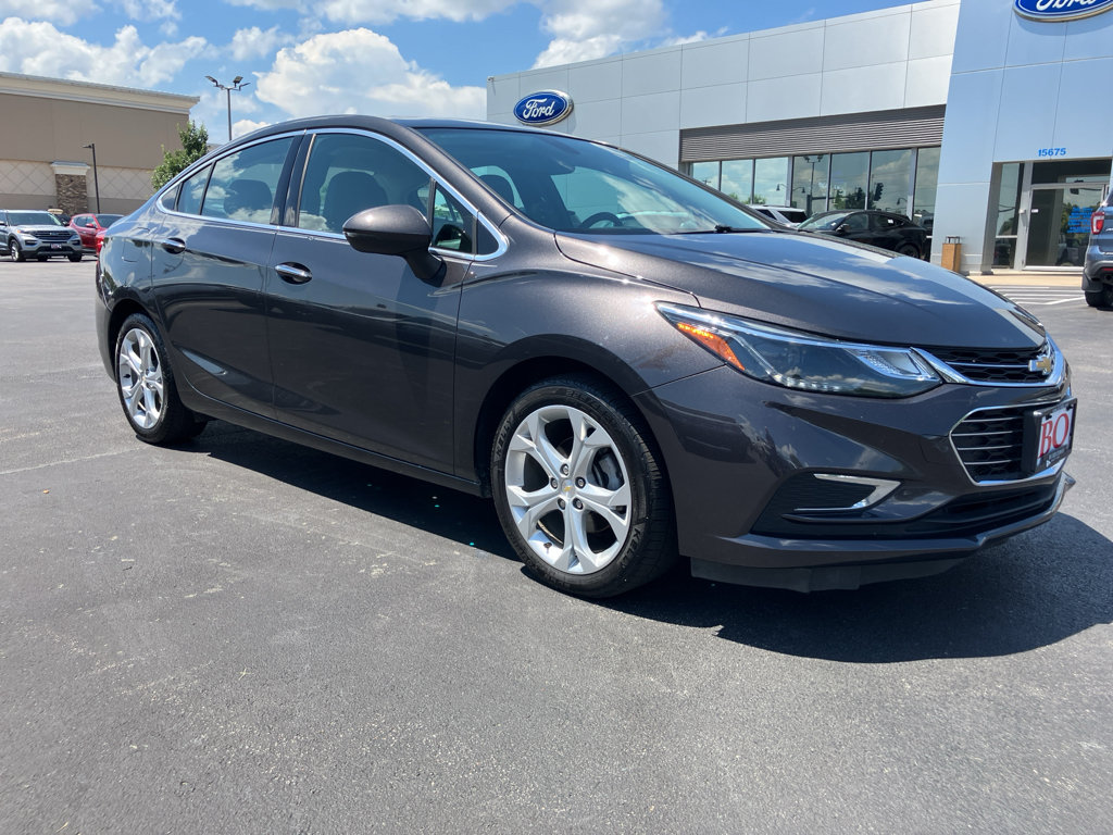 Used 2017 Chevrolet Cruze Premier FWD image 8