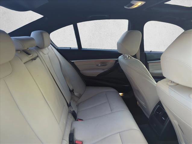 Used 2017 BMW 330e image 21