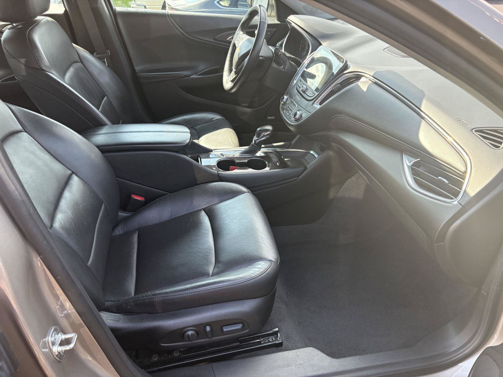 Used 2024 Chevrolet Malibu LT FWD image 19