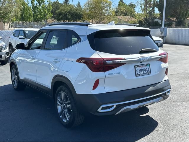 Certified 2022 Kia Seltos S image 4