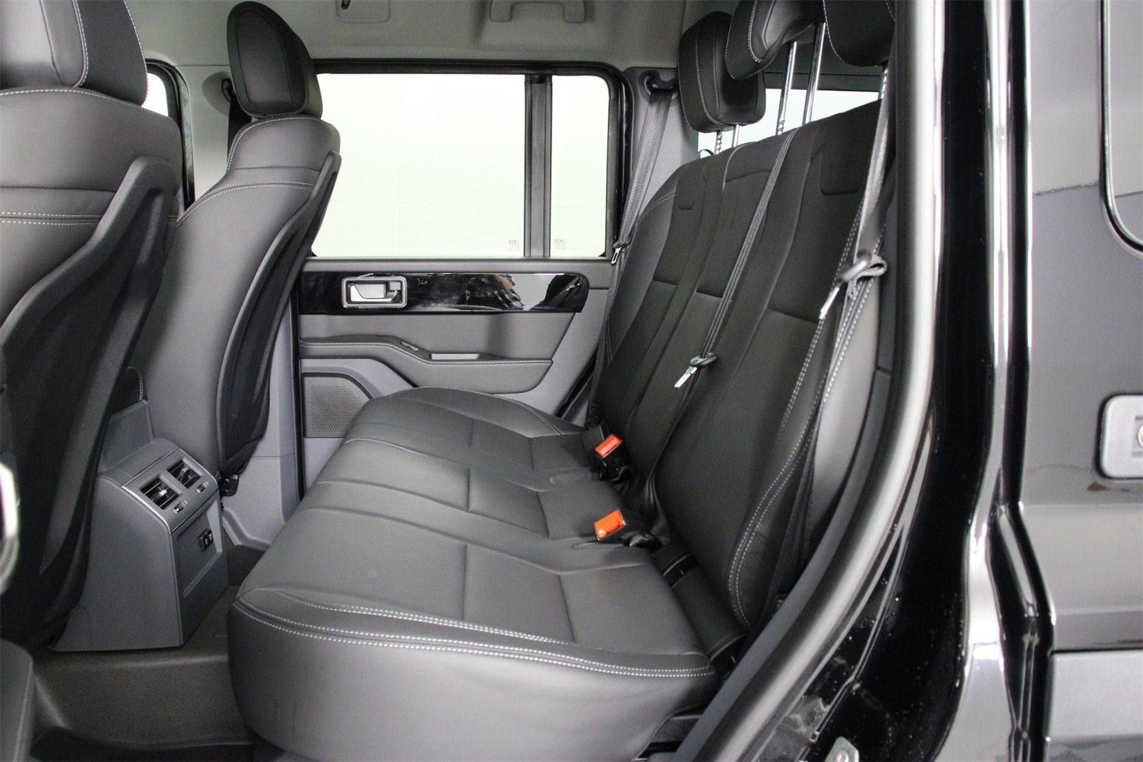 Used 2025 INEOS Grenadier Fieldmaster Edition image 30