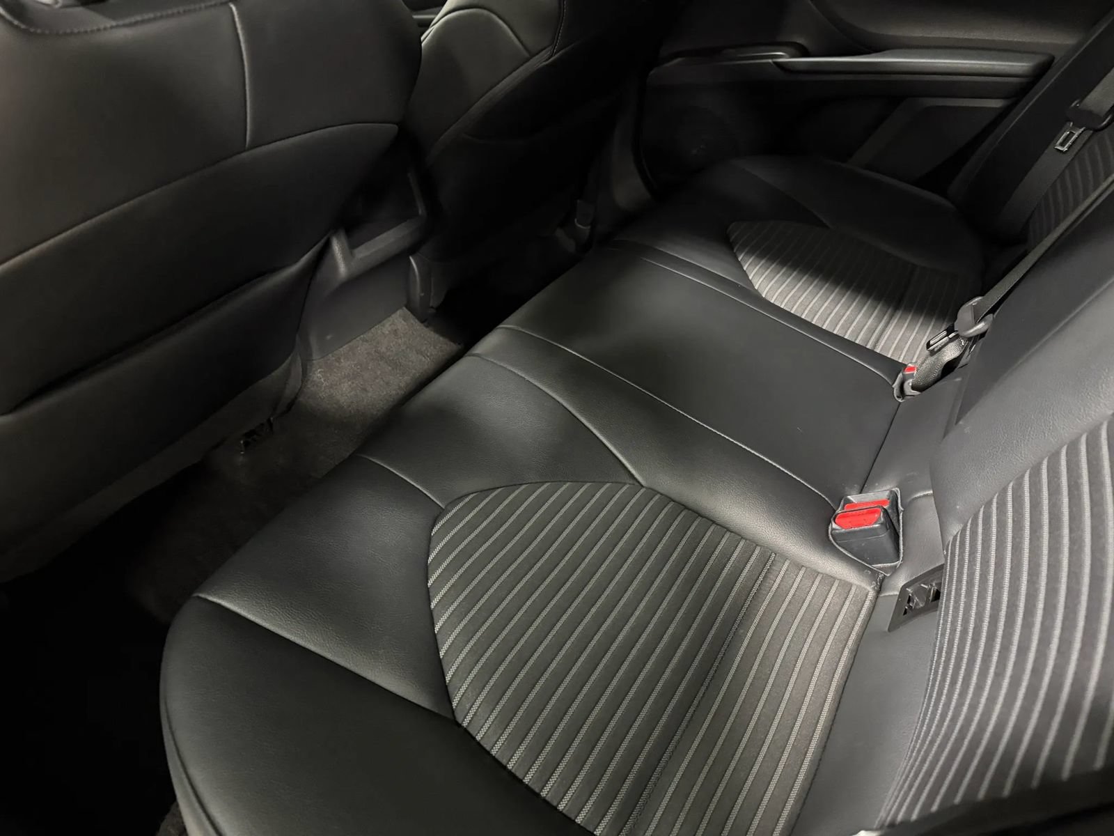 Used 2022 Toyota Camry SE FWD image 41