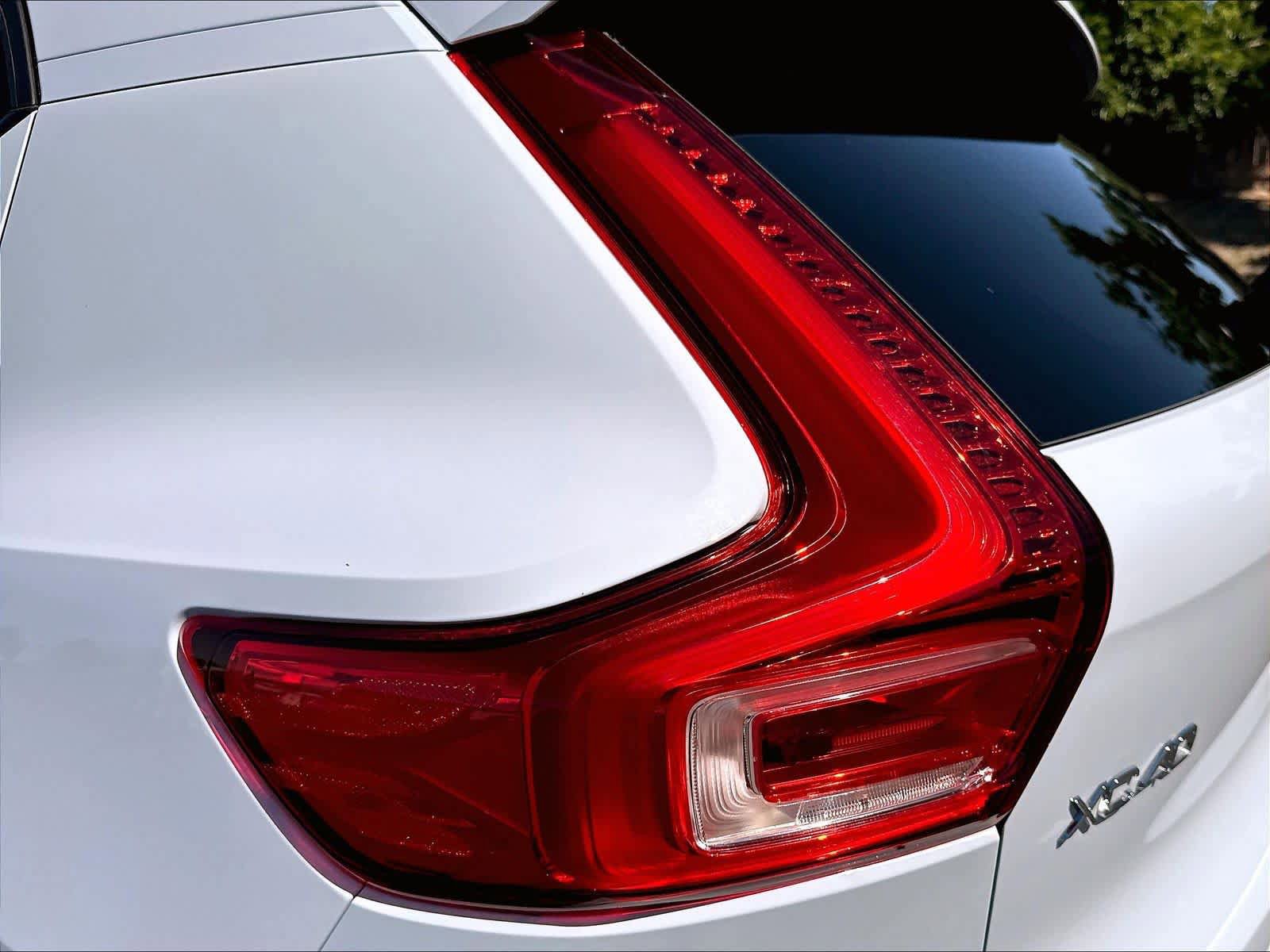 Used 2026 Volvo XC40 B5 Plus w/ Protection Package Premier AWD/4WD image 32