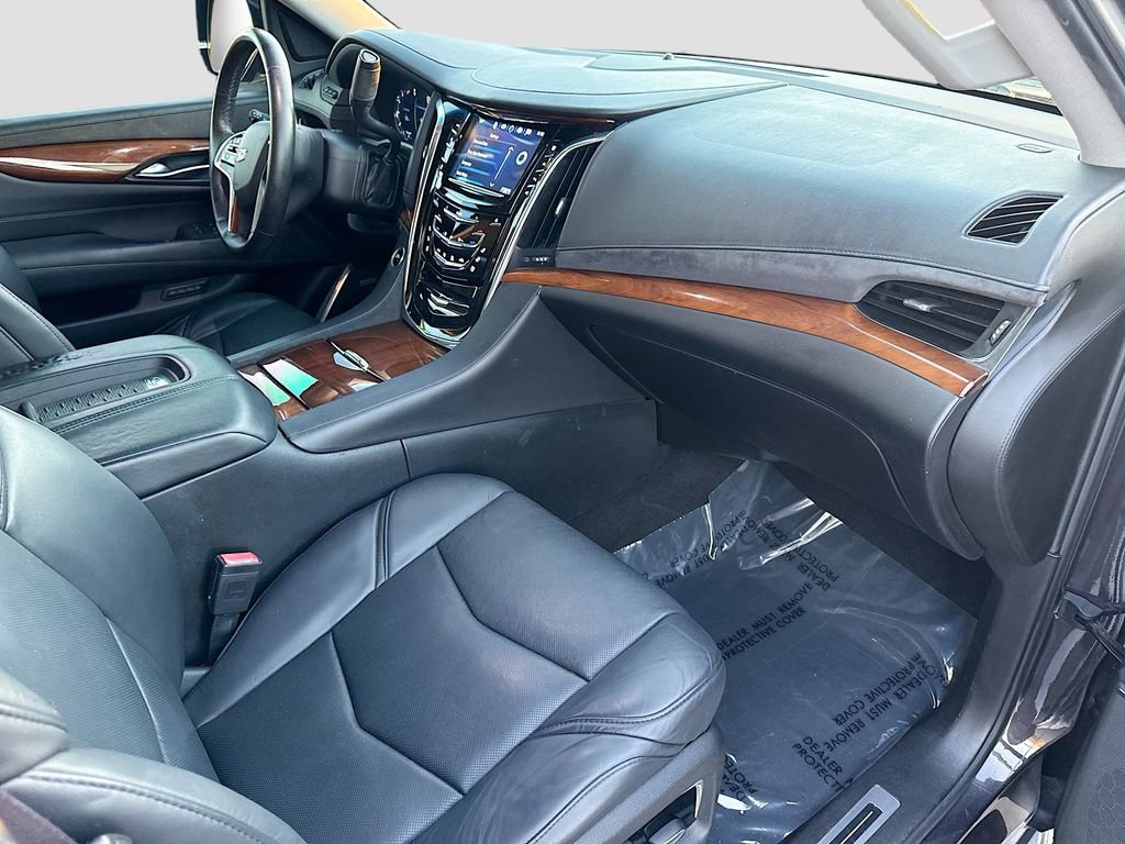 Used 2017 Cadillac Escalade Luxury image 15