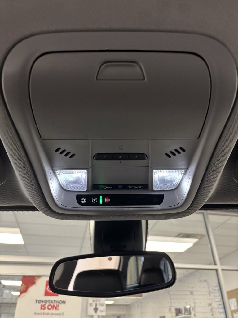 Certified 2023 GMC Acadia SLT image 18