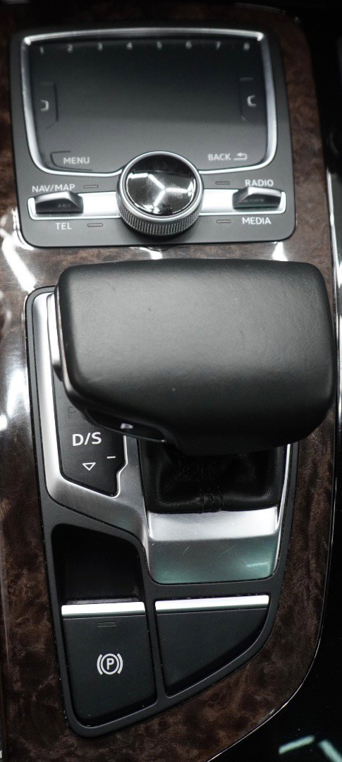 Used 2018 Audi Q7 3.0T Premium Plus w/ Premium Plus Package AWD/4WD image 19
