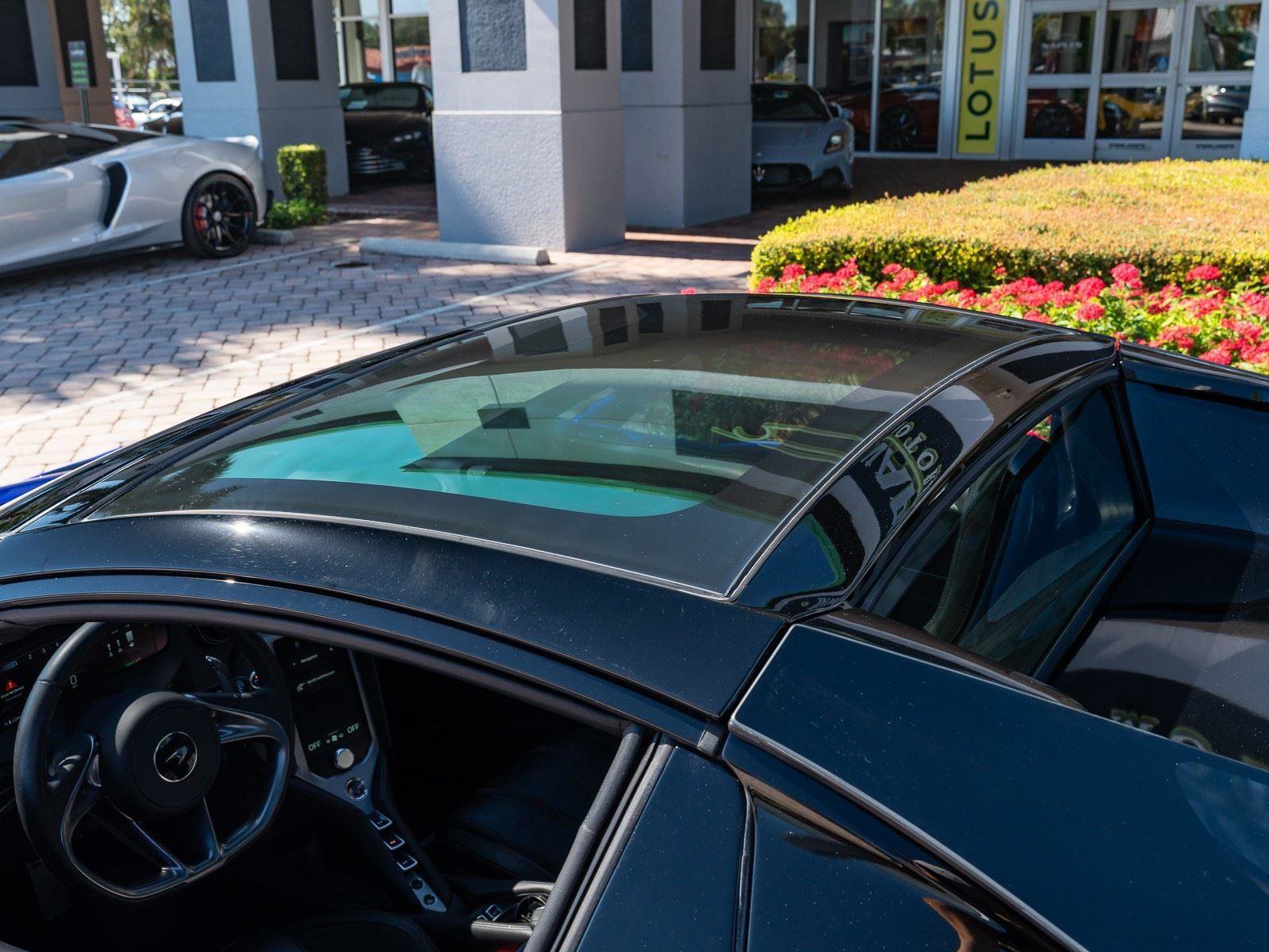 Used 2024 McLaren 750S Spider image 25