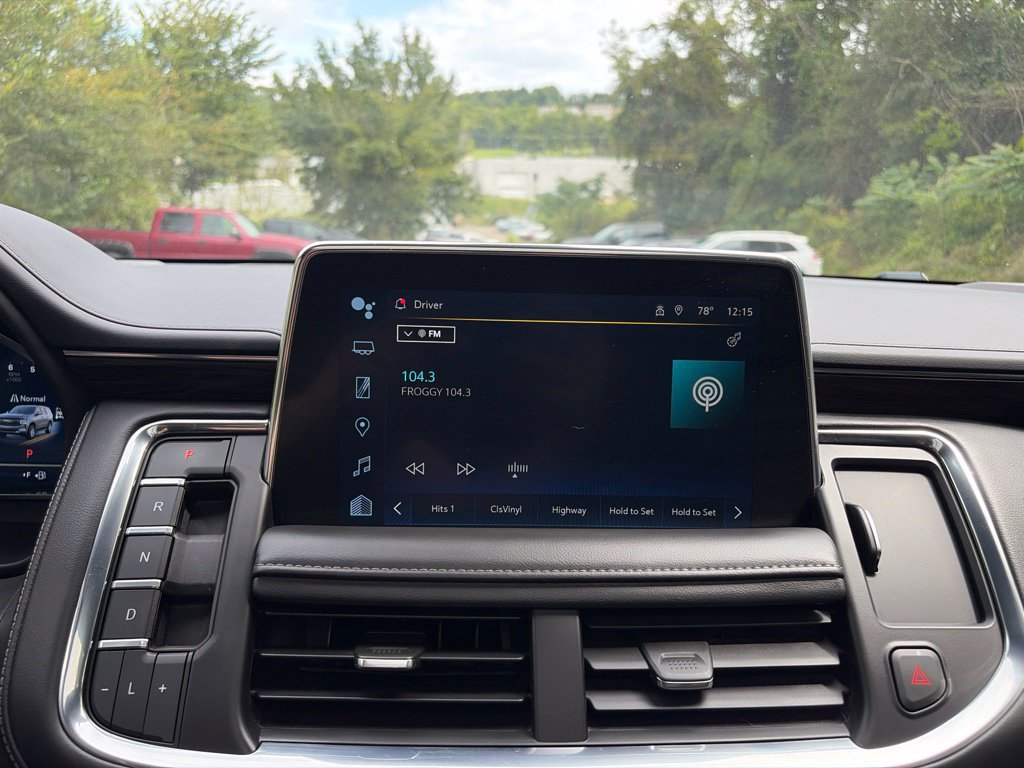 Used 2022 Chevrolet Tahoe Z71 w/ Luxury Package AWD/4WD image 15