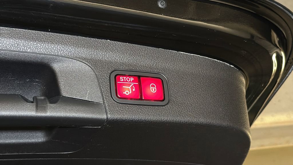 Used 2022 Mercedes-Benz GLE 350 4MATIC w/ Premium Package image 15