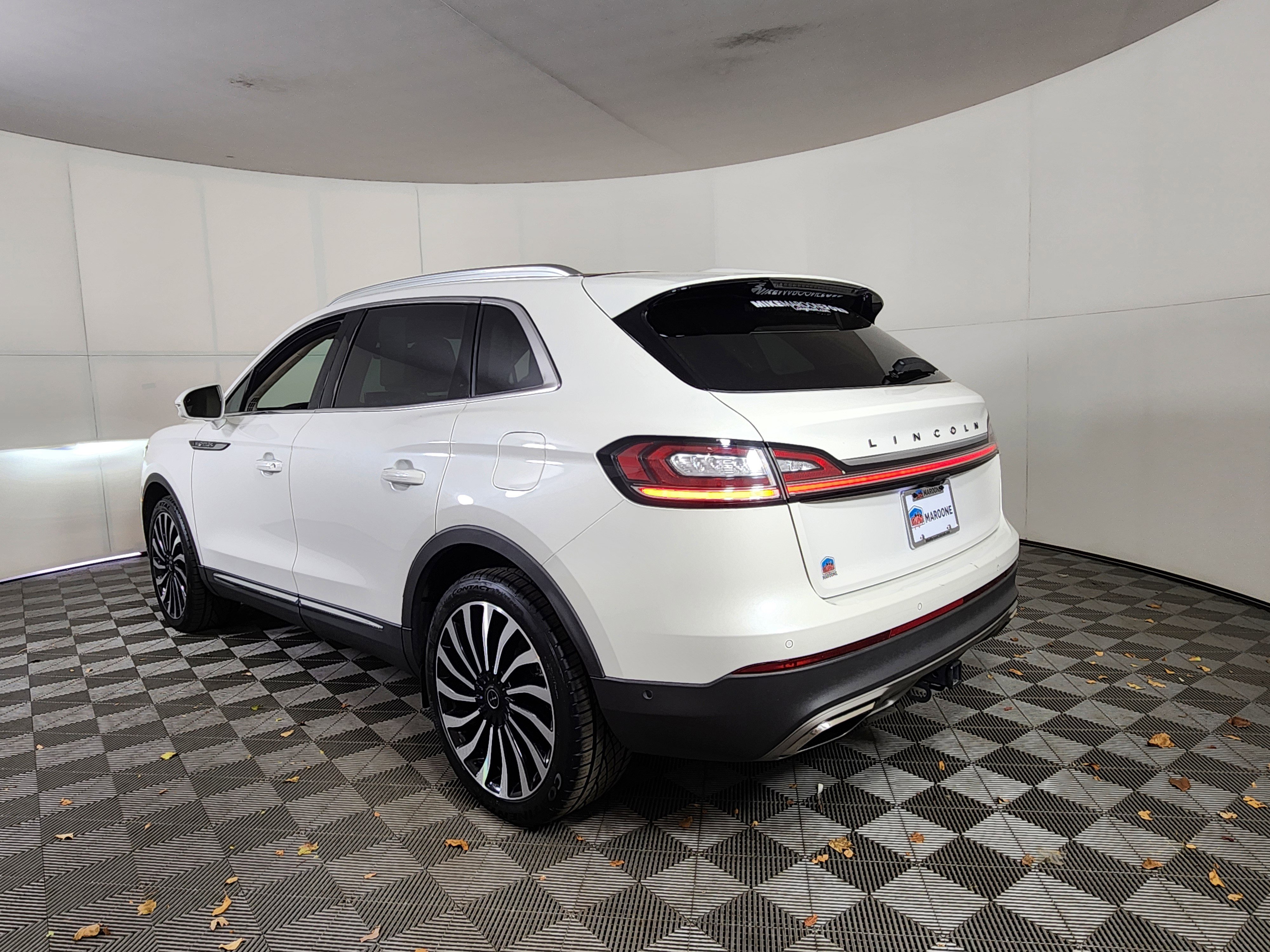 Used 2022 Lincoln Nautilus Black Label w/ Class II Trailer Tow Package image 5