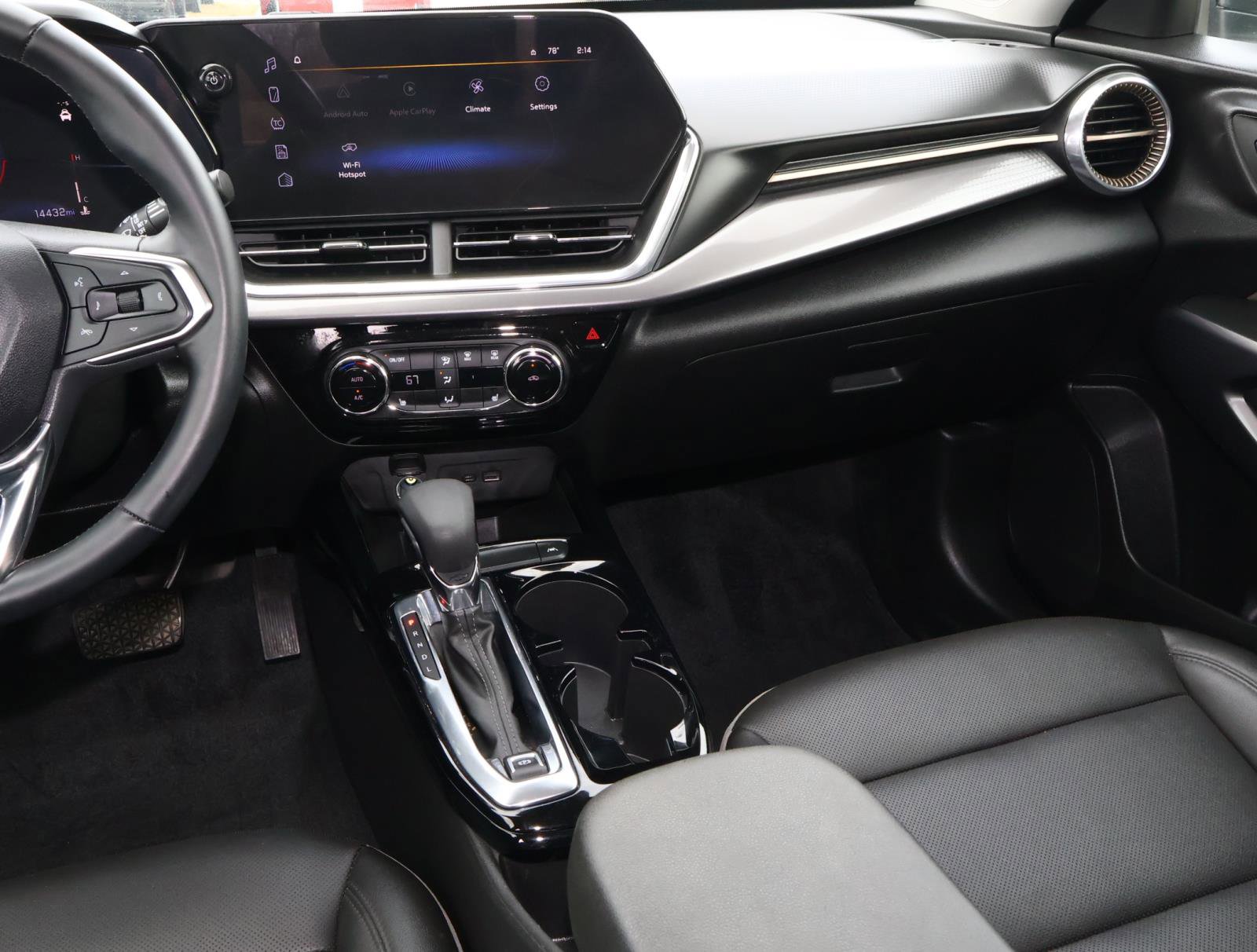 Used 2025 Chevrolet Trax ACTIV image 11