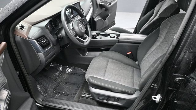 Used 2021 Nissan Rogue SV AWD/4WD image 12