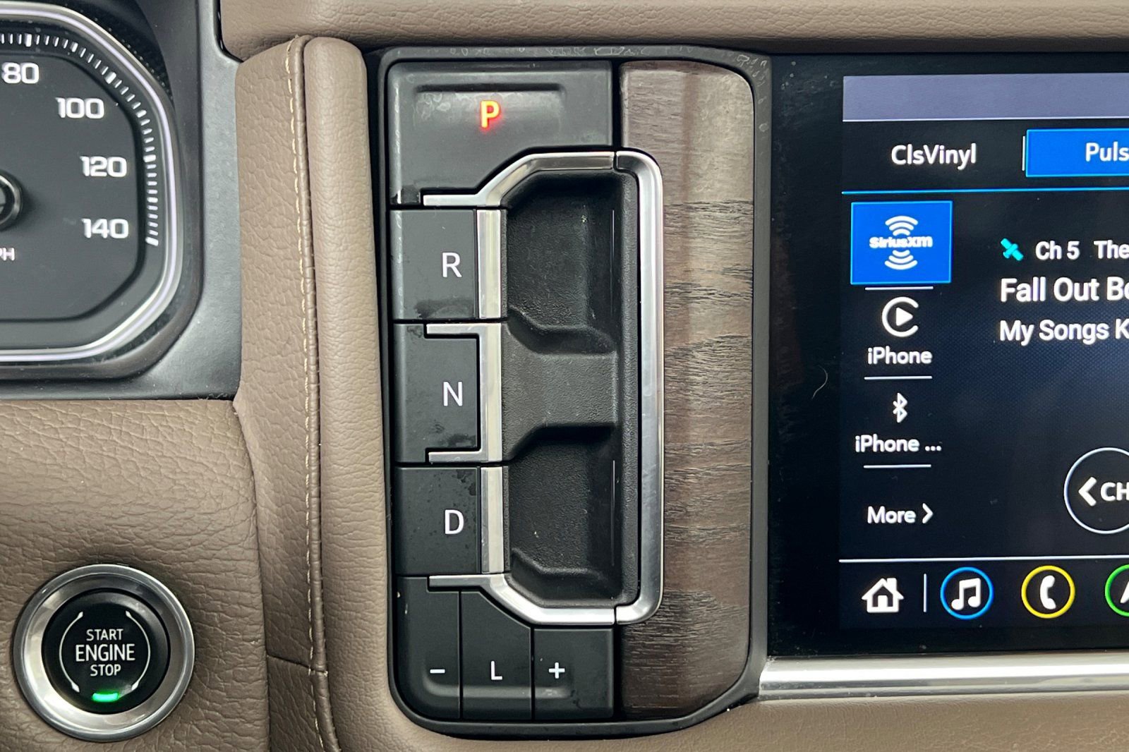 Used 2021 GMC Yukon Denali w/ Denali Premium Package image 23