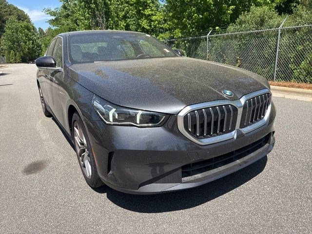 Certified 2025 BMW 530i RWD image 3