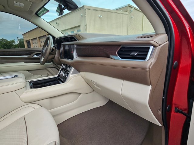 Used 2022 GMC Yukon Denali w/ Denali Premium Package AWD/4WD image 22
