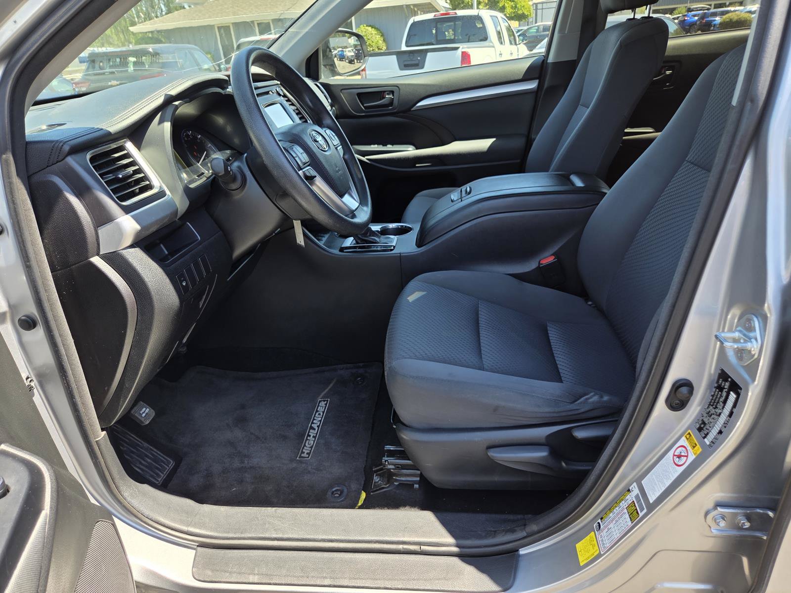 Used 2016 Toyota Highlander LE AWD/4WD image 10