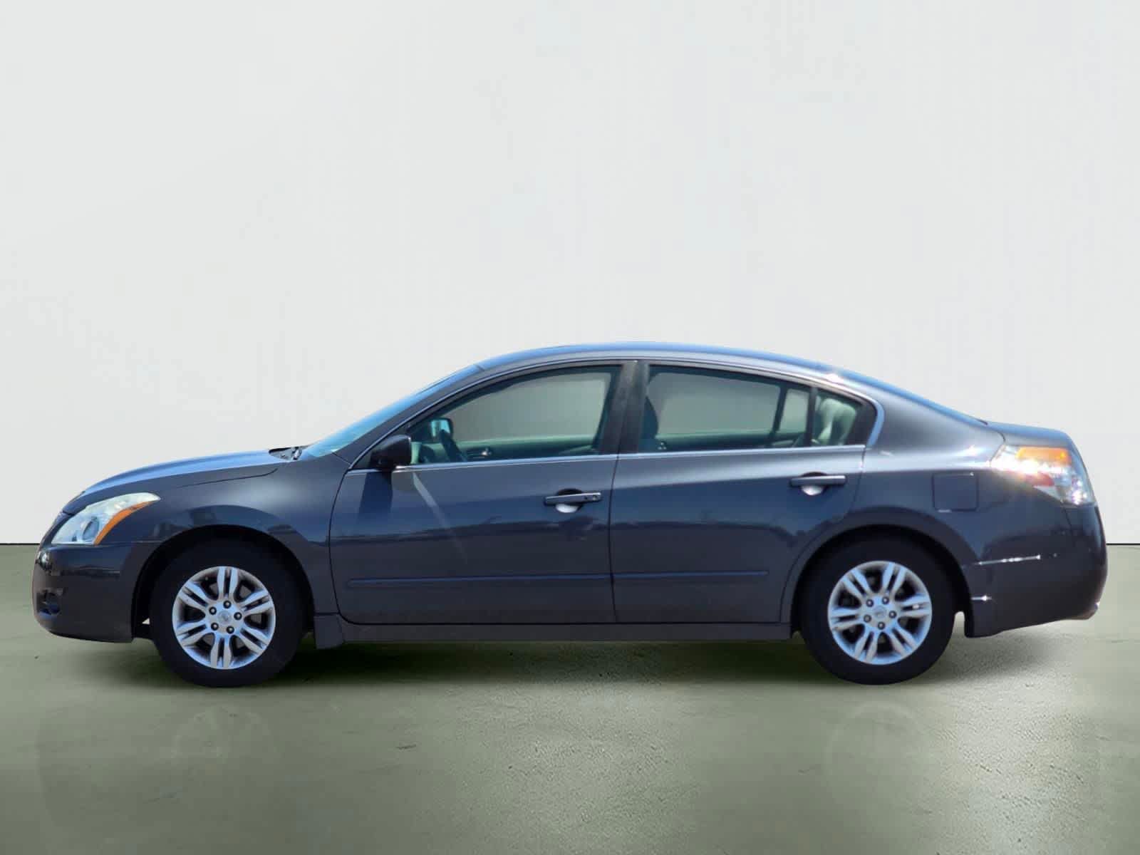 Used 2012 Nissan Altima 2.5 S w/ Convenience Pkg FWD image 3