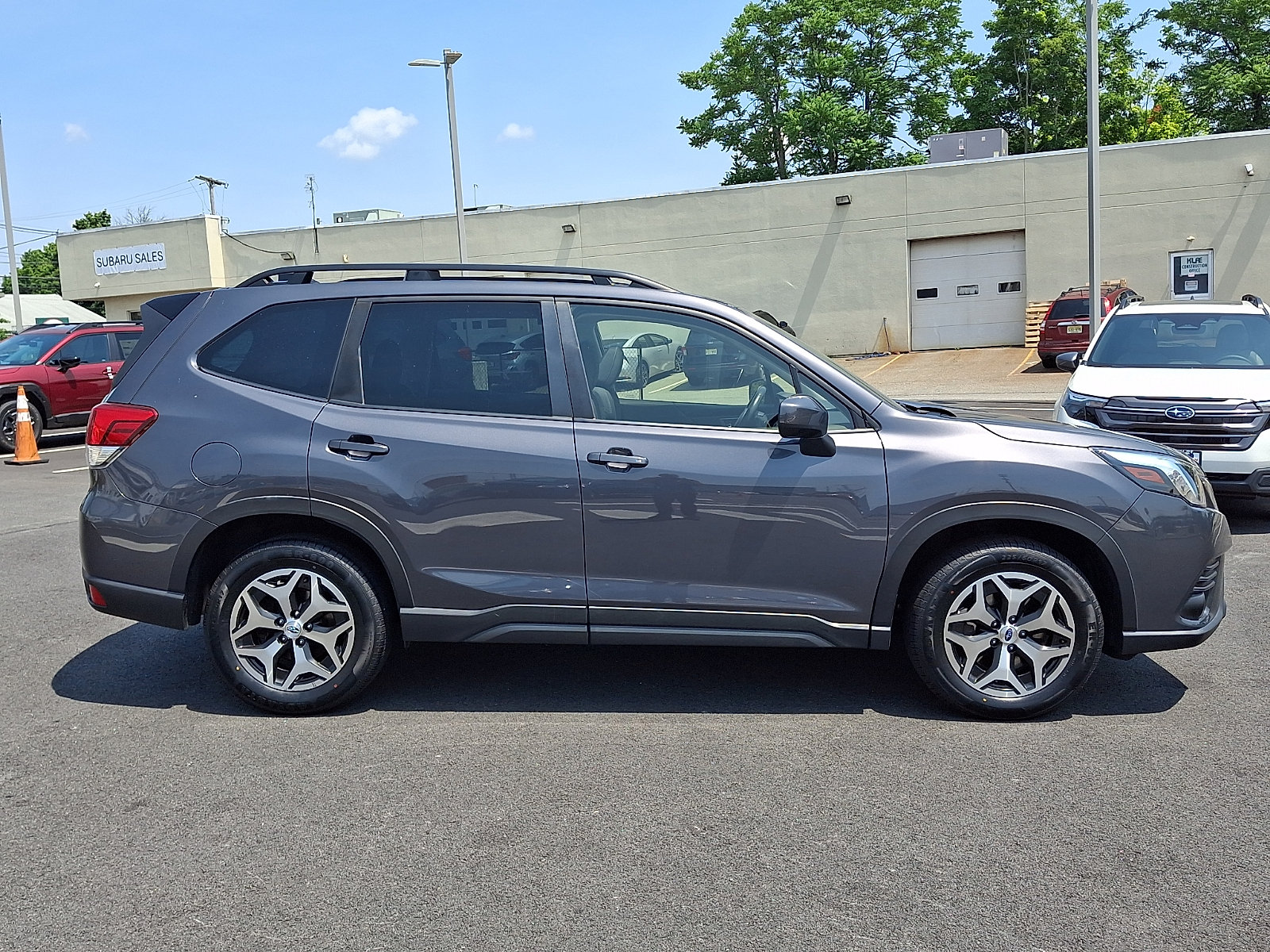 Certified 2024 Subaru Forester Premium AWD/4WD image 8