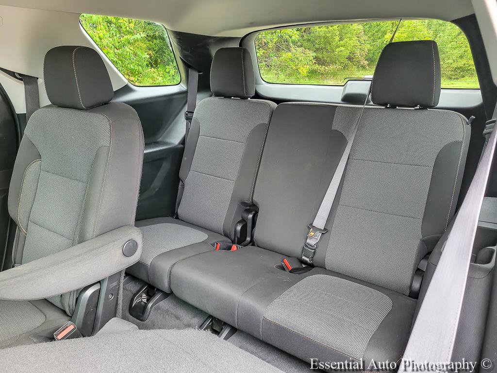 Used 2020 Chevrolet Traverse LT FWD image 11
