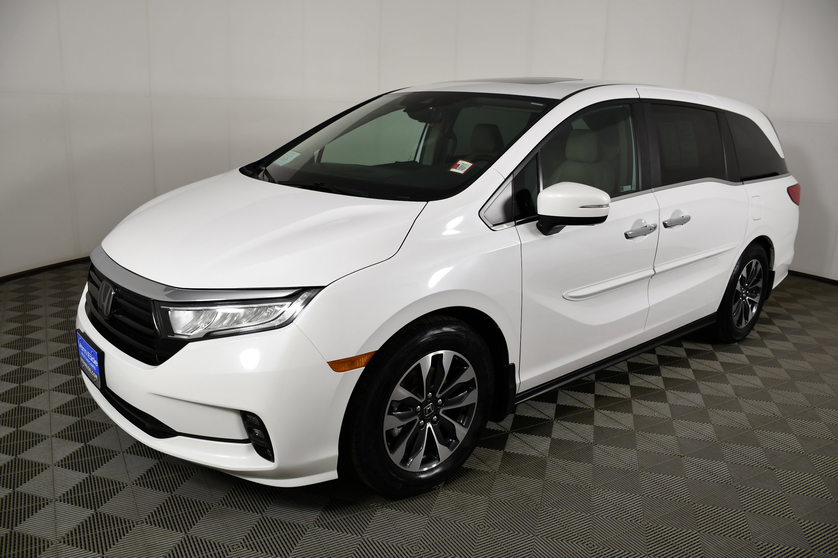 Certified 2024 Honda Odyssey EX-L image 10