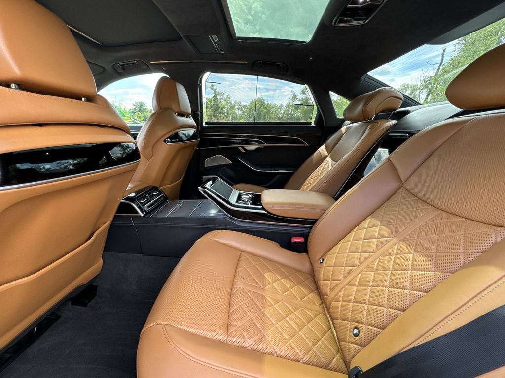 Used 2022 Audi S8 AWD/4WD image 25