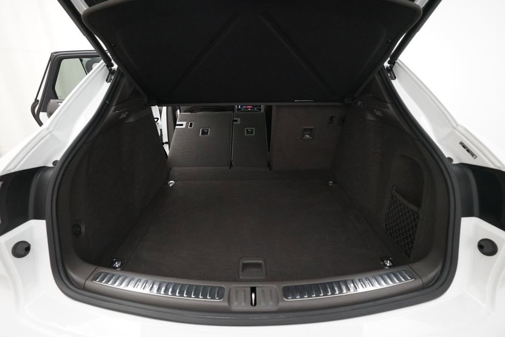 Certified 2023 Porsche Macan image 31