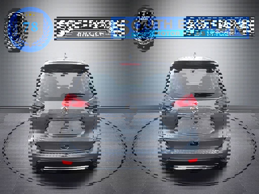 Used 2017 Nissan Rogue S image 4