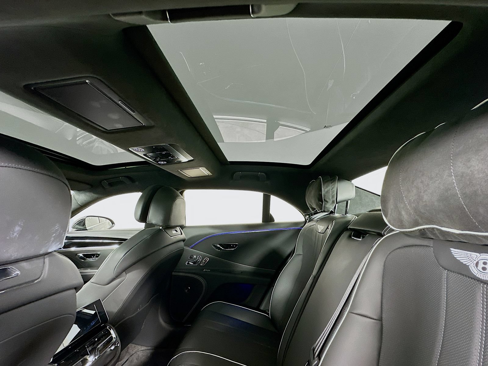 Used 2024 Bentley Flying Spur V8 AWD/4WD image 68